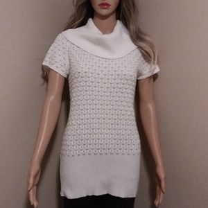 Short-sleeved cowl neck sweater